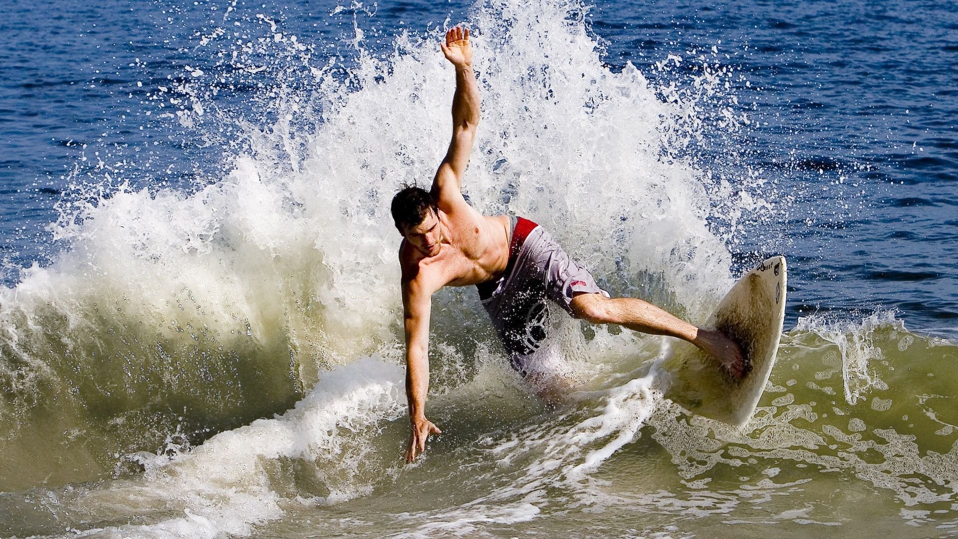 不莱梅爆冷击败霍芬海姆,不莱梅哈芬是哪个国家