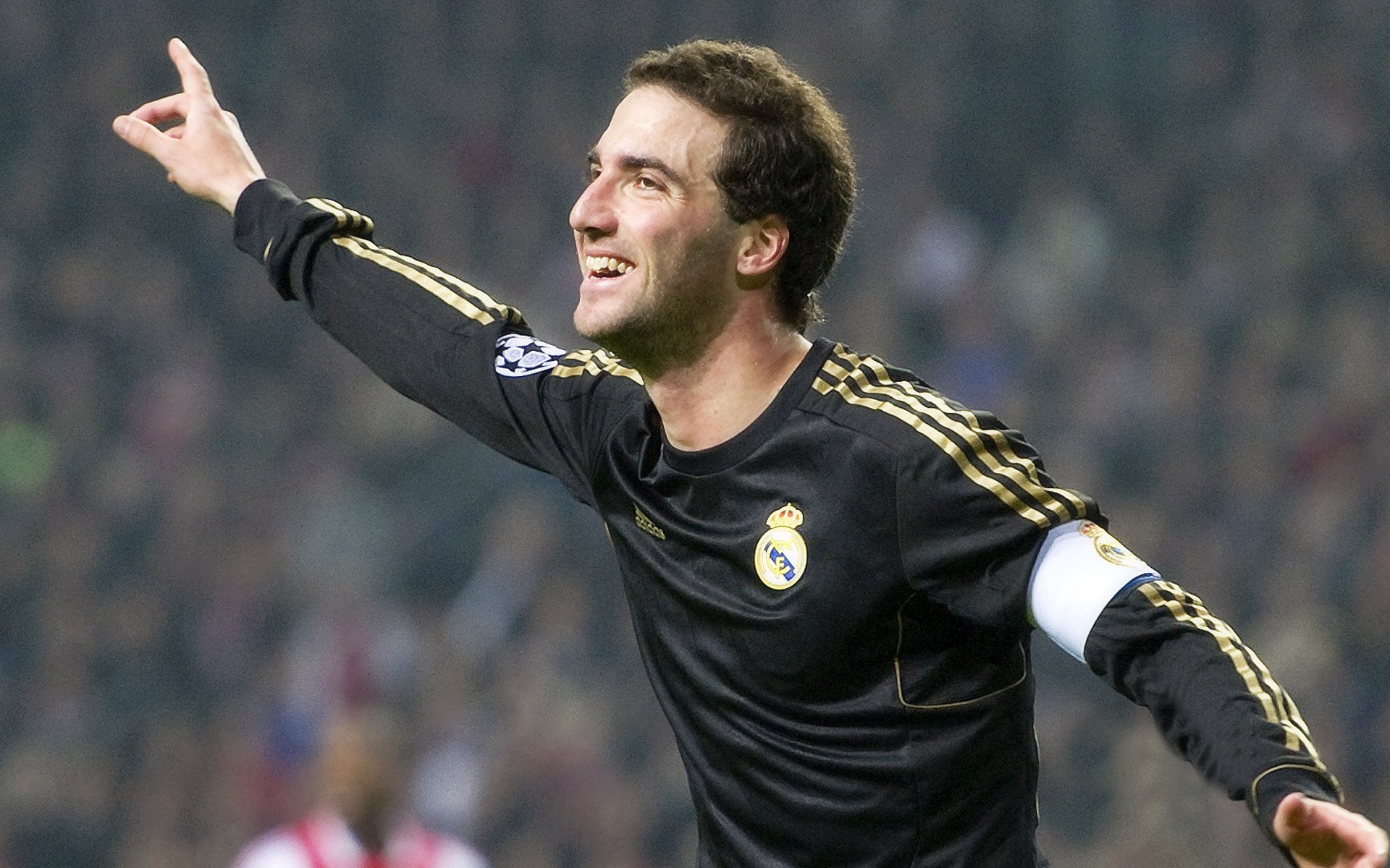 综合体育系体操技巧大赛 高难度成套动作频频亮相